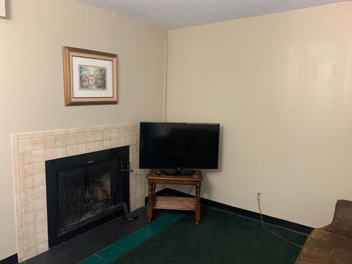 Oak Square Rentals Gatlinburg Room photo