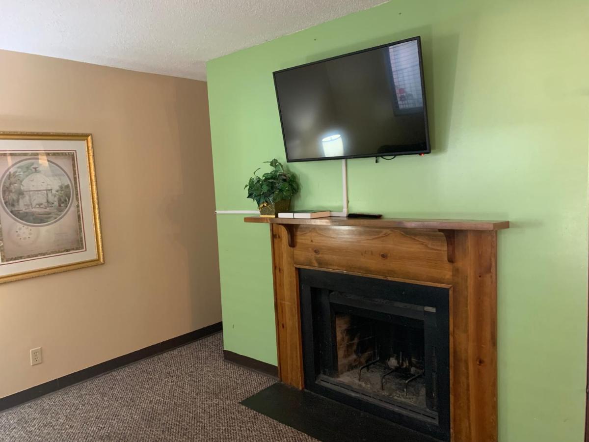 Oak Square Rentals Gatlinburg Room photo