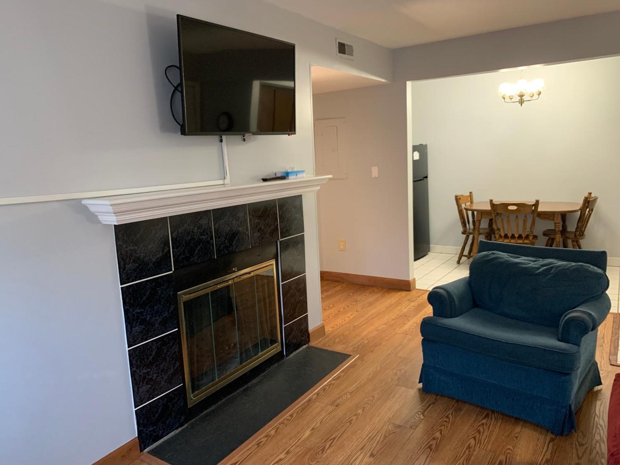 Oak Square Rentals Gatlinburg Room photo