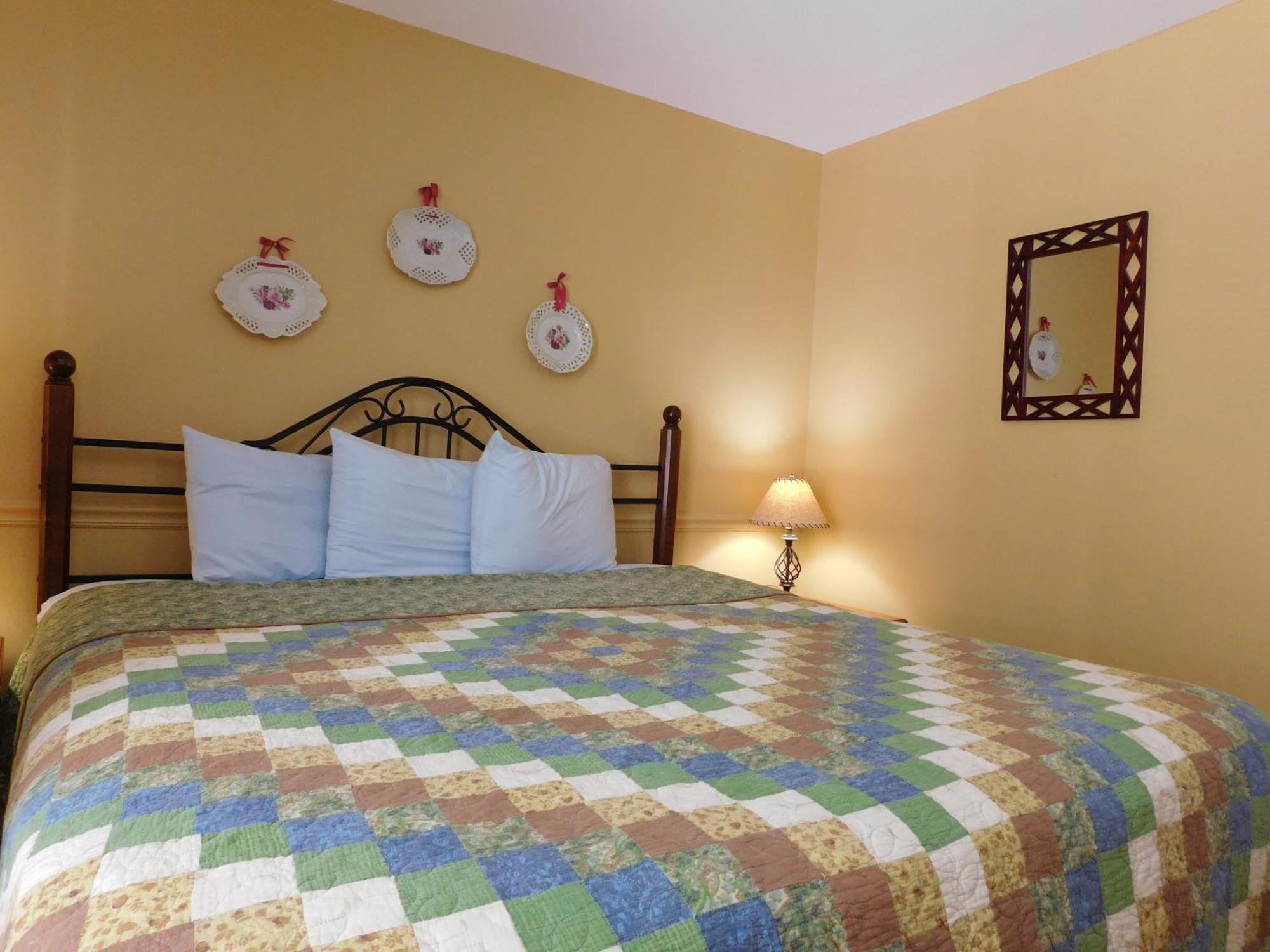 Oak Square Rentals Gatlinburg Room photo