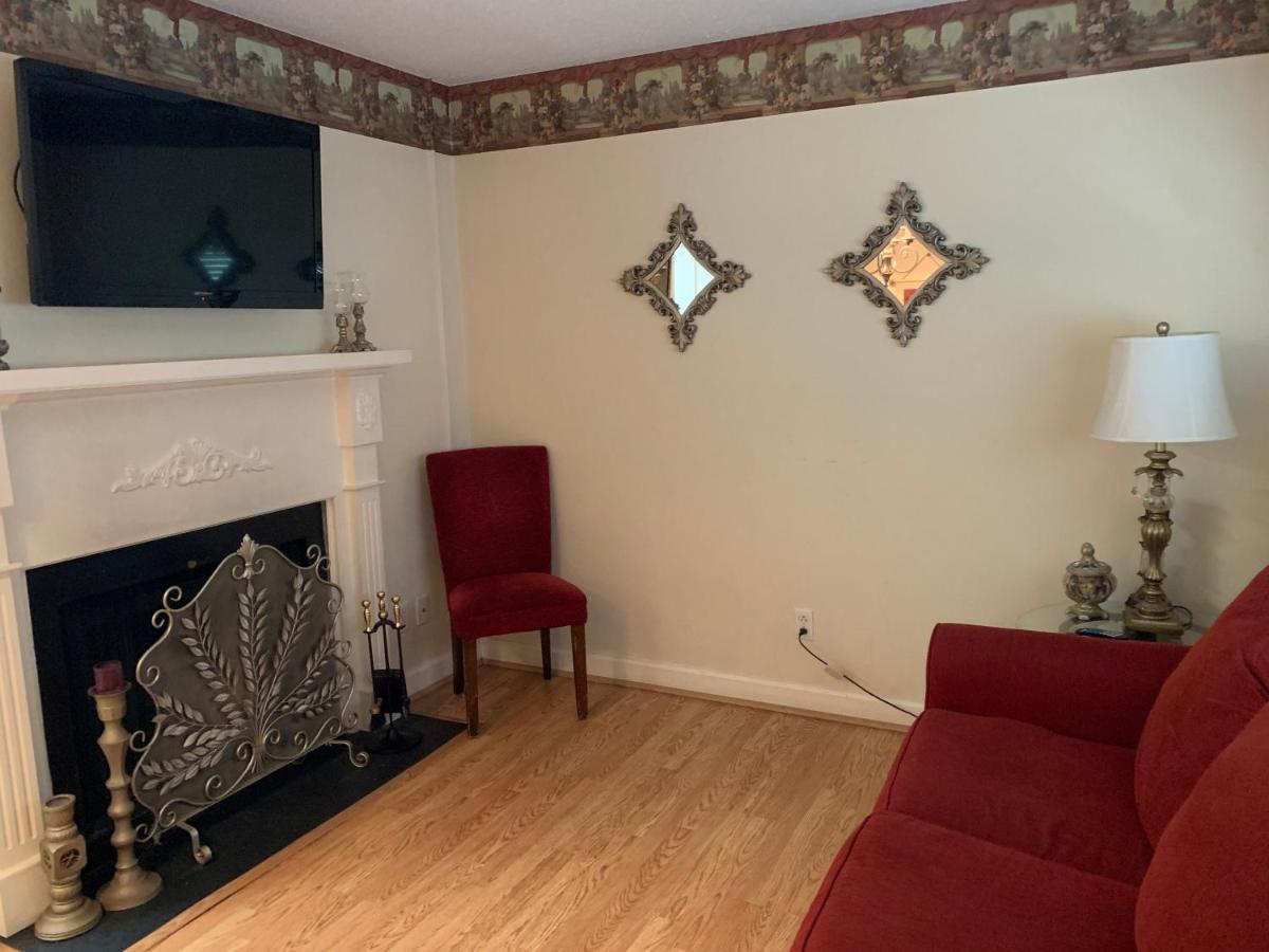Oak Square Rentals Gatlinburg Room photo