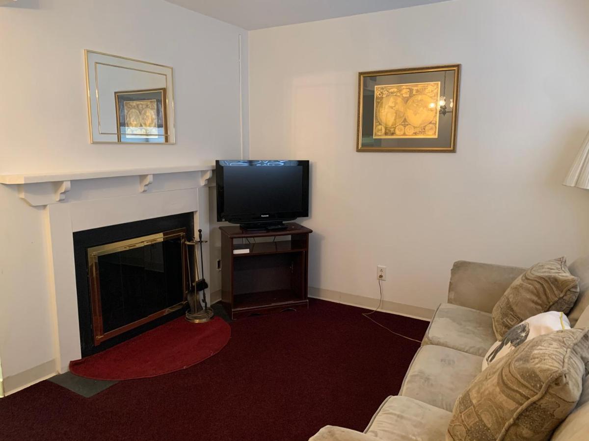 Oak Square Rentals Gatlinburg Room photo